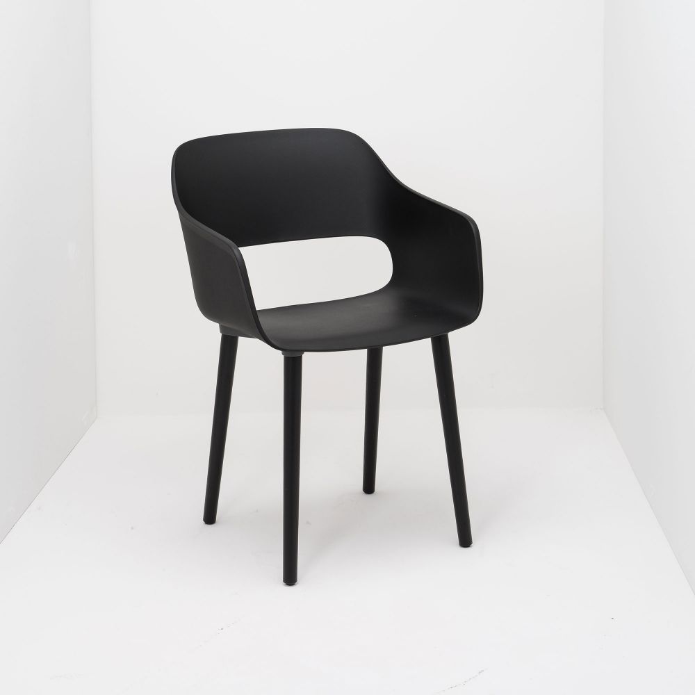Sitzschale: Kunststoff, Gestell: Holz, Gestell: lackiert, Gestell: schwarz, Einsatzbereich: Lounge, Einsatzbereich: Büro, Einsatzbereich: Wohnen, Einsatzbereich: Restaurant, Einsatzbereich: Krankenhaus