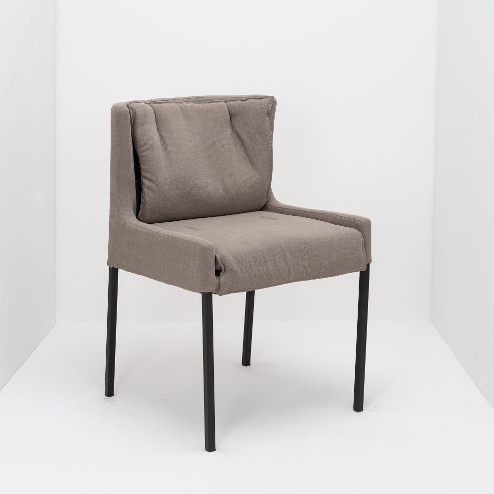 Sitzschale: Polster Stoff, Gestell: Holz, Gestell: Buche, Gestell: gebeizt, Einsatzbereich: Lounge, Einsatzbereich: Wohnen, Einsatzbereich: Restaurant, Einsatzbereich: Konferenz/Seminar, Einsatzbereich: Hotel, Einsatzbereich: Mehrzweckhalle