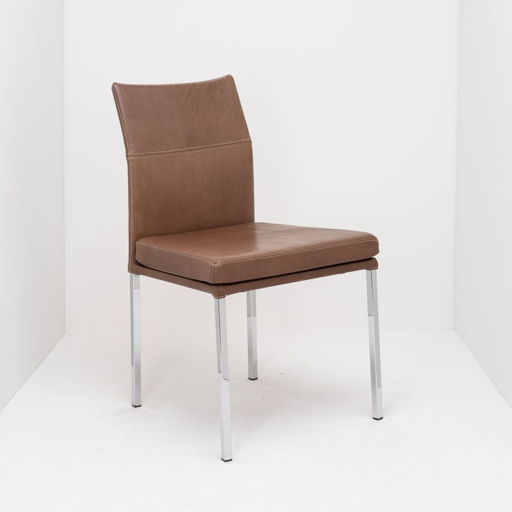 Sitzschale: Polster Leder, Gestell: Metall, Gestell: verchromt, Einsatzbereich: Wohnen, Einsatzbereich: Restaurant, Einsatzbereich: Büro, Einsatzbereich: Lounge, Einsatzbereich: Konferenz/Seminar, Einsatzbereich: Hotel, Einsatzbereich: Krankenhaus
