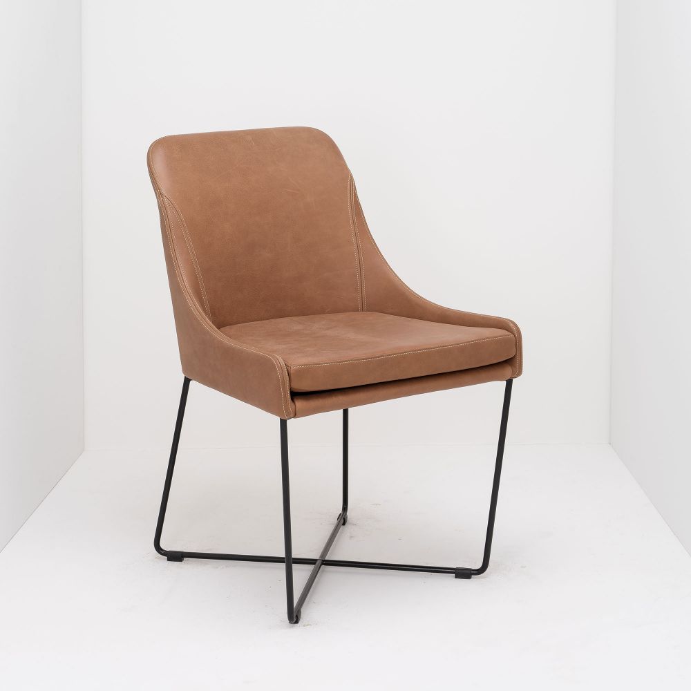 Sitzschale: Polster Leder, Gestell: Metall, Gestell: pulverbeschichtet, Einsatzbereich: Wohnen, Einsatzbereich: Restaurant, Einsatzbereich: Hotel, Einsatzbereich: Lounge