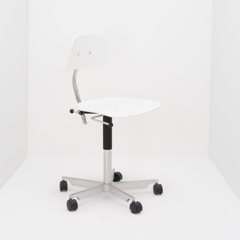 Sitzschale: Holz, Sitzschale: decklackiert, Gestell: Aluminium, Einsatzbereich: Büro, Einsatzbereich: Universität, Einsatzbereich: Konferenz/Seminar, Einsatzbereich: Wohnen