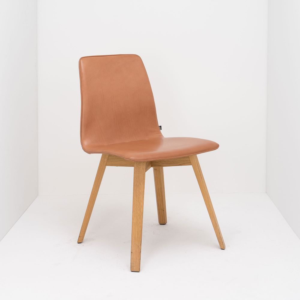 Sitzschale: Polster Leder, Gestell: Holz, Gestell: Eiche
